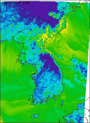 2025-01-16 23 : 00