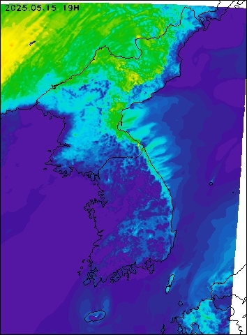 2025-05-15 19 : 00
