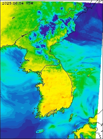 2025-06-04 15 : 00