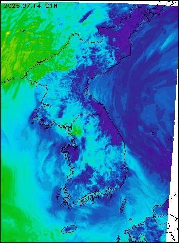 2025-07-14 21 : 00