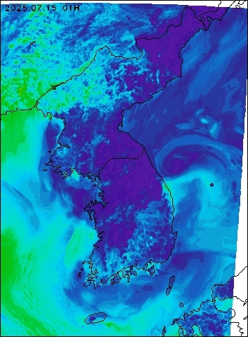 2025-07-15 01 : 00