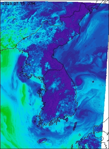 2025-07-15 03 : 00