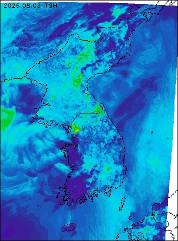 2025-08-03 19 : 00
