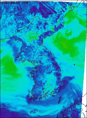 2025-08-07 21 : 00