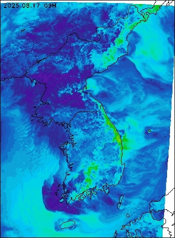 2025-08-17 09 : 00