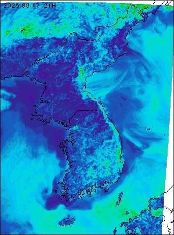 2025-08-17 21 : 00