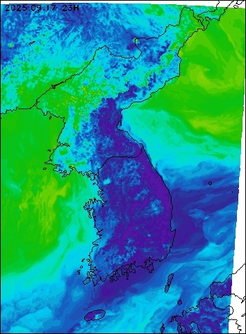 2025-09-17 23 : 00