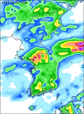 2025-08-06 15 : 00