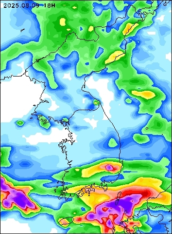 2025-08-09 18 : 00