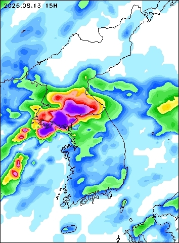 2025-08-13 15 : 00