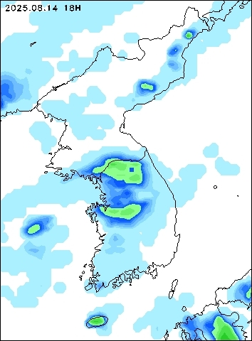 2025-08-14 18 : 00
