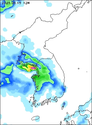 2025-08-15 12 : 00