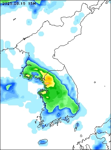2025-08-15 15 : 00