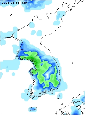 2025-08-15 18 : 00