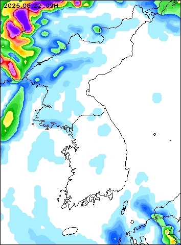 2025-08-22 09 : 00