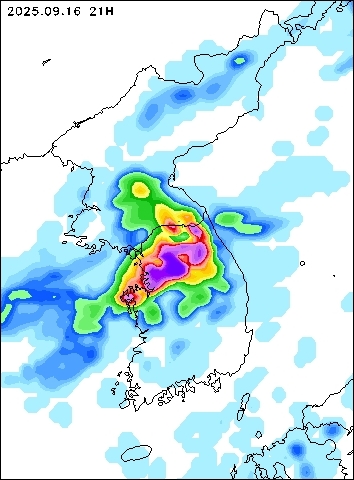 2025-09-16 21 : 00