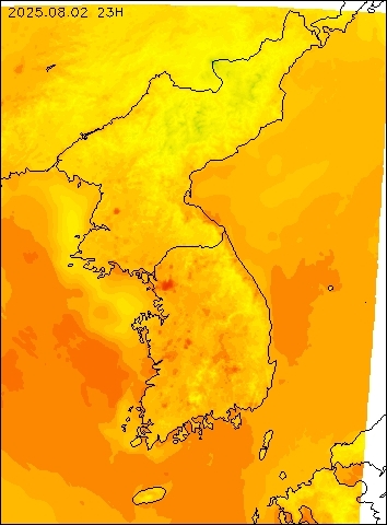 2025-08-02 23 : 00