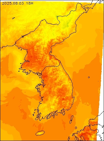2025-08-03 18 : 00