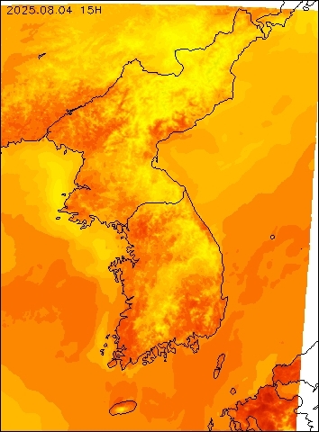 2025-08-04 15 : 00