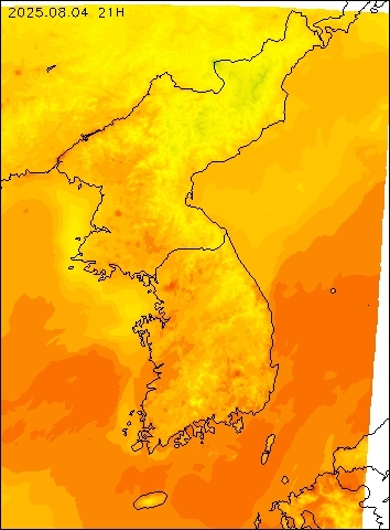 2025-08-04 21 : 00