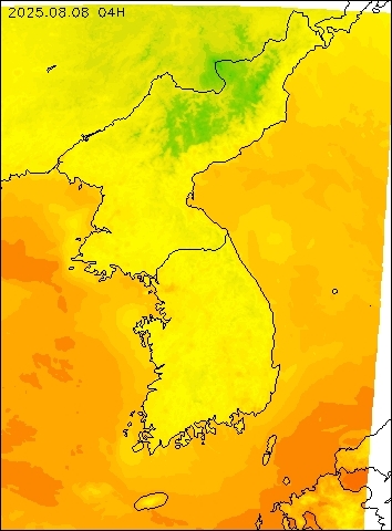 2025-08-08 04 : 00