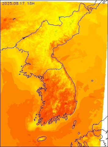 2025-08-17 18 : 00