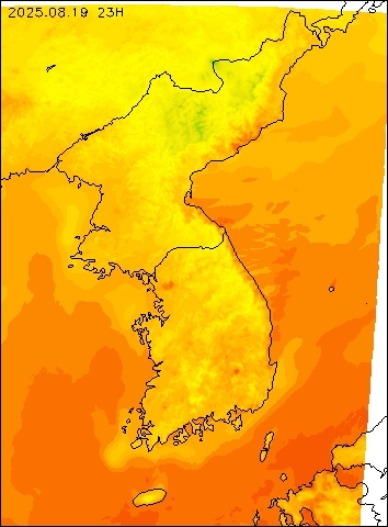2025-08-19 23 : 00