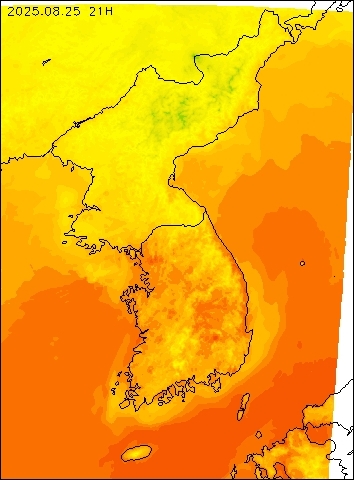 2025-08-25 21 : 00