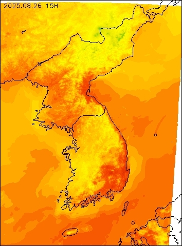 2025-08-26 15 : 00