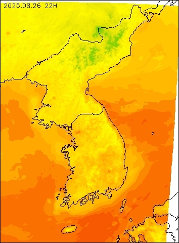 2025-08-26 22 : 00