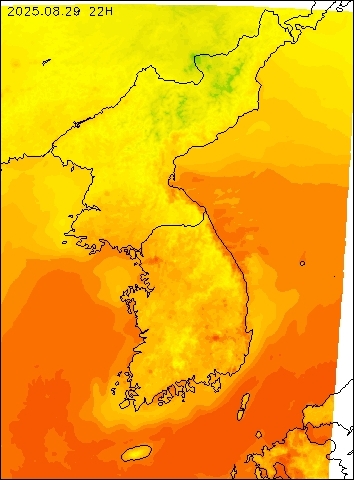 2025-08-29 22 : 00