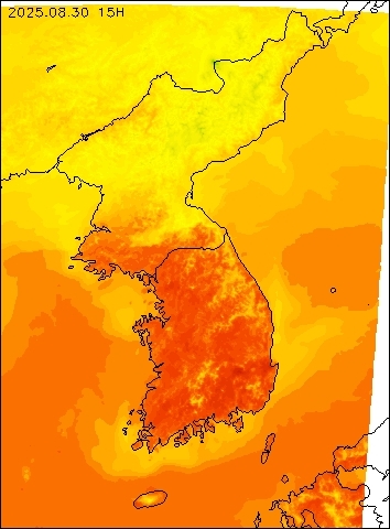 2025-08-30 15 : 00