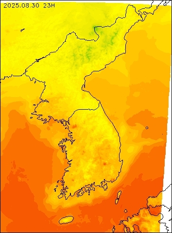 2025-08-30 23 : 00