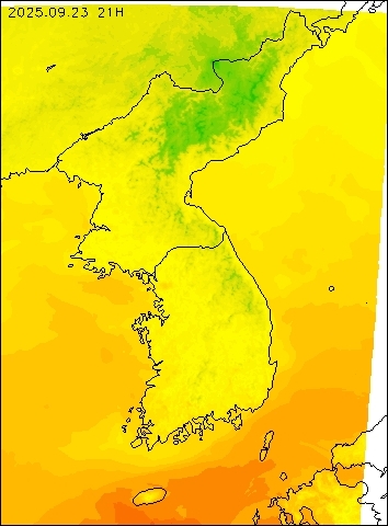 2025-09-23 21 : 00