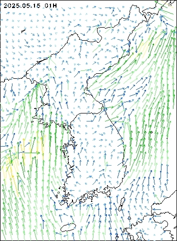 2025-05-15 01 : 00