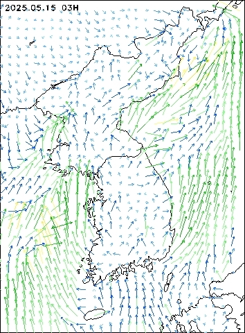 2025-05-15 03 : 00