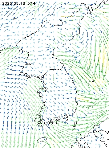2025-05-18 07 : 00