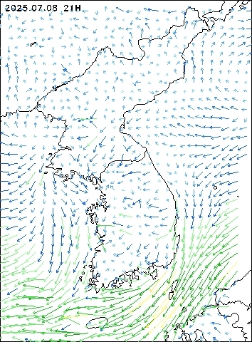 2025-07-08 21 : 00