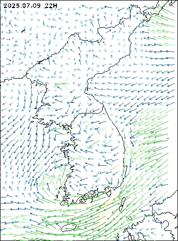 2025-07-09 22 : 00