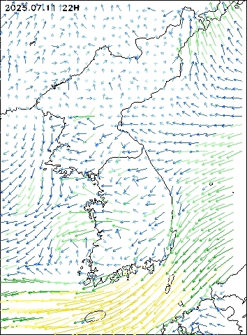 2025-07-11 22 : 00