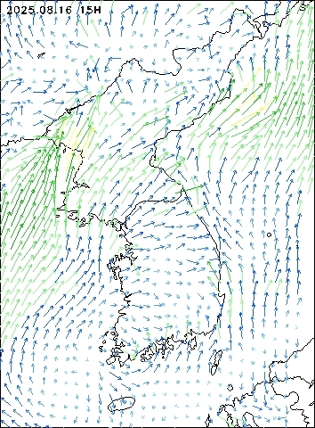 2025-08-16 15 : 00