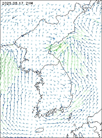2025-08-17 21 : 00