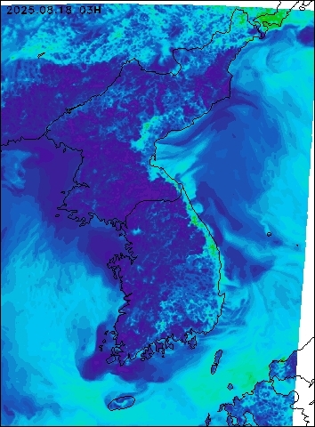 2025-08-18 04 : 00