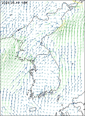2025-08-18 18 : 00
